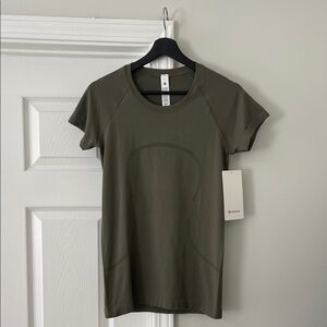 NWT Lululemon Swiftly Tech Short Sleeve T-Shirt